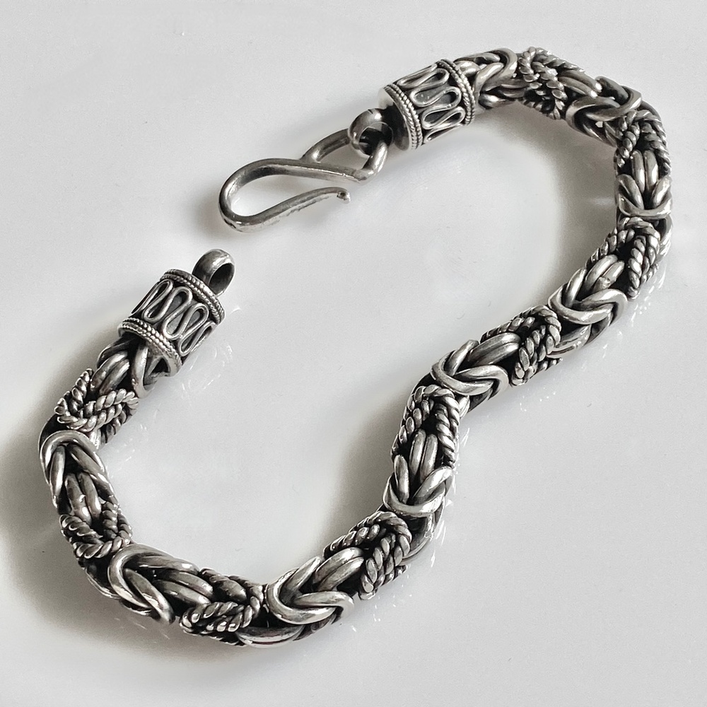 Elegant Silver Women's Bracelet